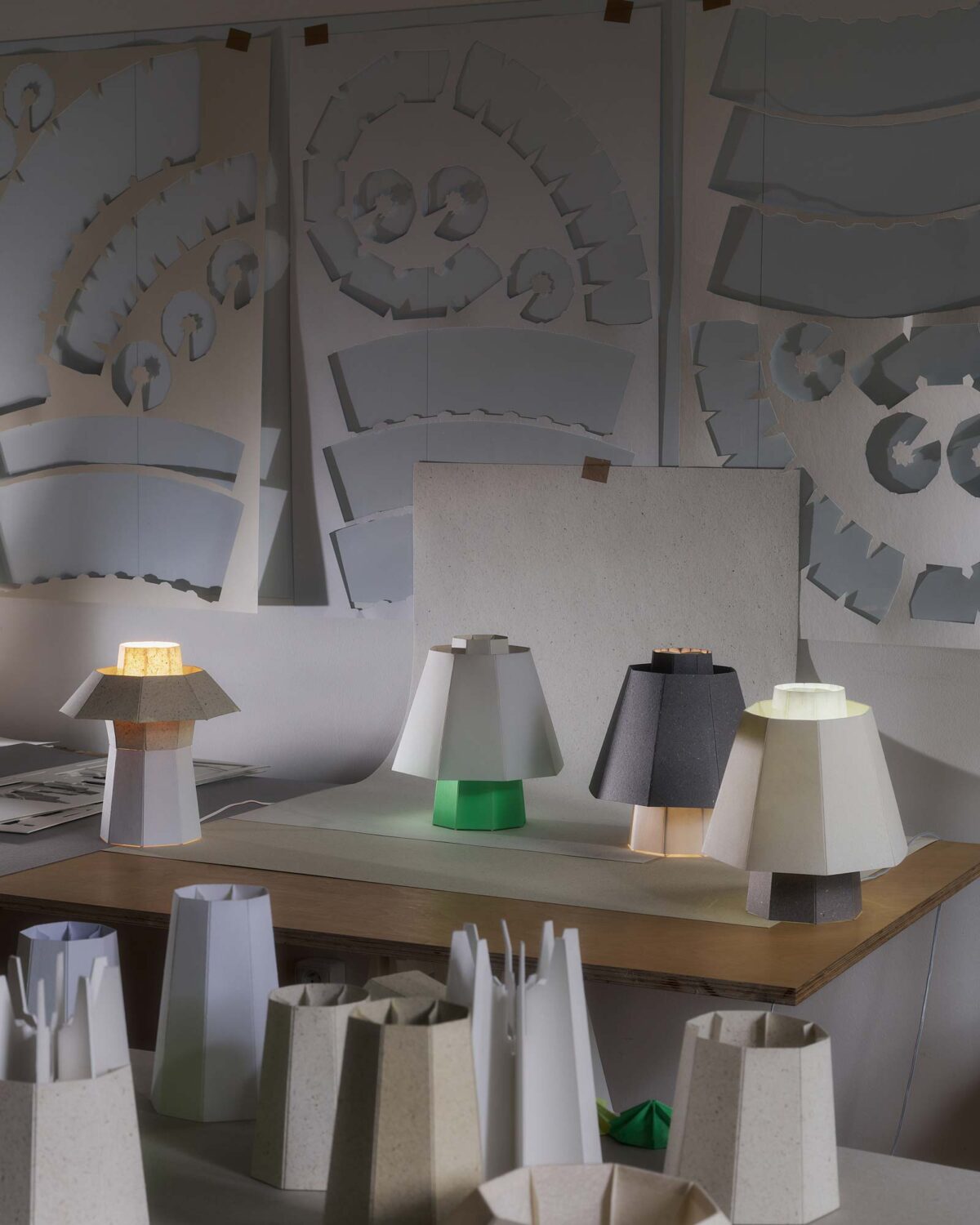 Jiří Krejčiřík / kolekce svítidel Emílie a Emil (Modernista), kolekce papírových svítidel B1 Lamps (SKOBA) a Audio Altar (NOZOMI)