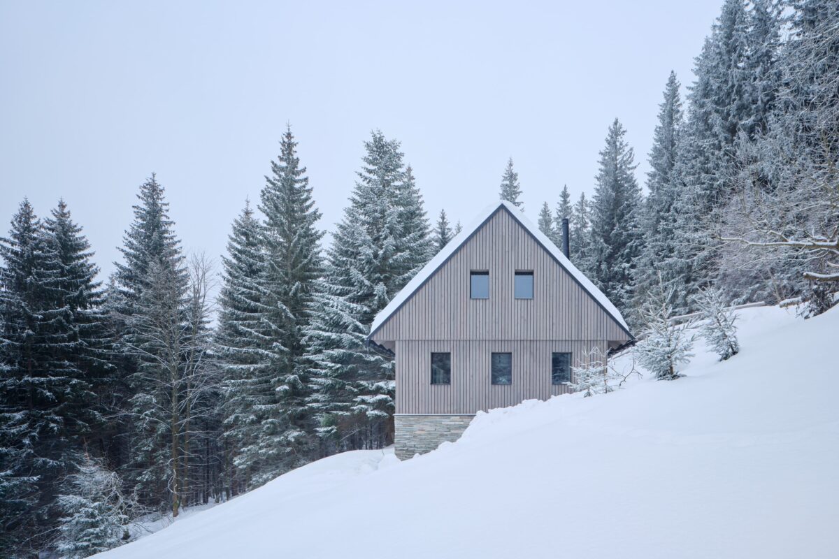 Bydlení na horách / Na návštěvě v tradiční krkonošské chalupě s moderním twistem