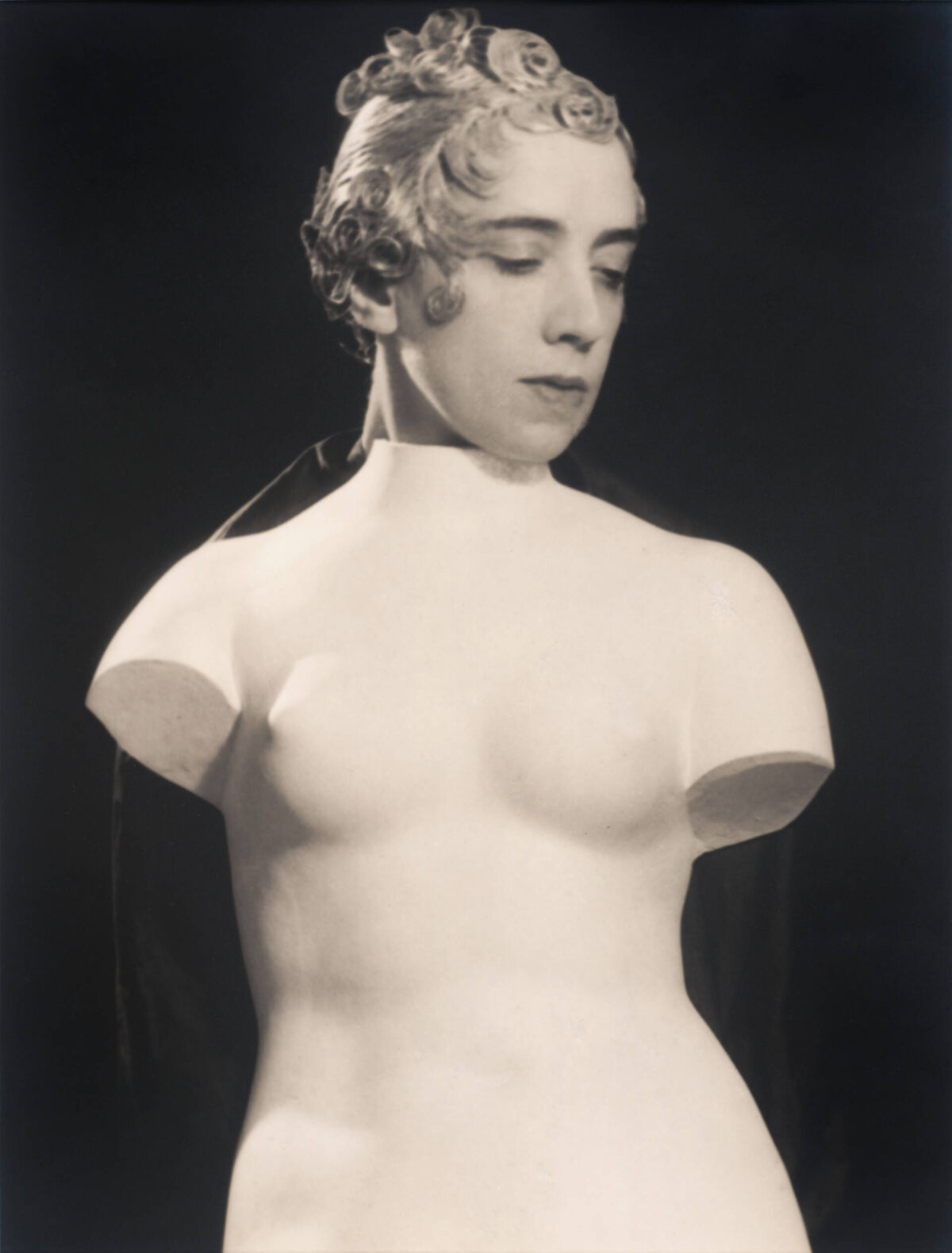 Portrait of Elsa Schiaparelli, by Man Ray, 1933 / © 2025 Man Ray 2015 Trust. DACS, London. Photo Collection SFMOMA. The Helen Crocker Russell and William H. and Ethel W. Crocker Family Funds purchase