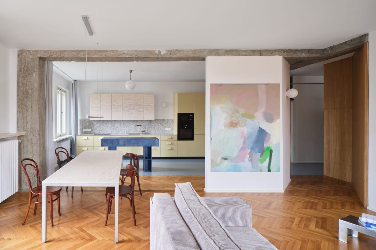 Na rohu / Když se starý byt v pražském činžáku kvalitně pokropí živou vodou